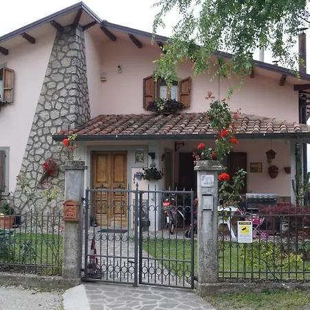 Alojamento de Acomodação e Pequeno-almoço La Casa Rosa 3*