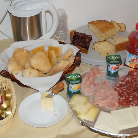 La Casa Rosa Bed & Breakfast Balze