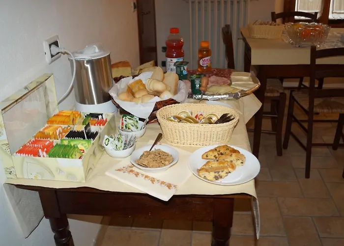 La Casa Rosa Bed & Breakfast Balze