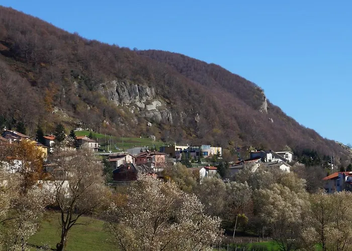 La Casa Rosa Bed & Breakfast Balze